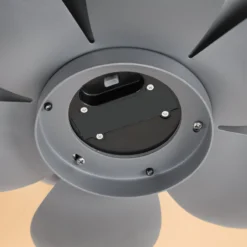 Bezauberndes Solar Lotusblüten Duett