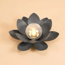 Bezauberndes Solar Lotusblüten Duett