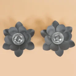 Bezauberndes Solar Lotusblüten Duett