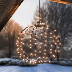 Hängende Solar-Dekokugel Ø 30 cm mit 210 bernsteinfarbenen LEDs