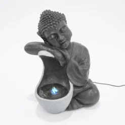 Solarbrunnen Buddha ruhend mit beleuchteter Wasserquelle