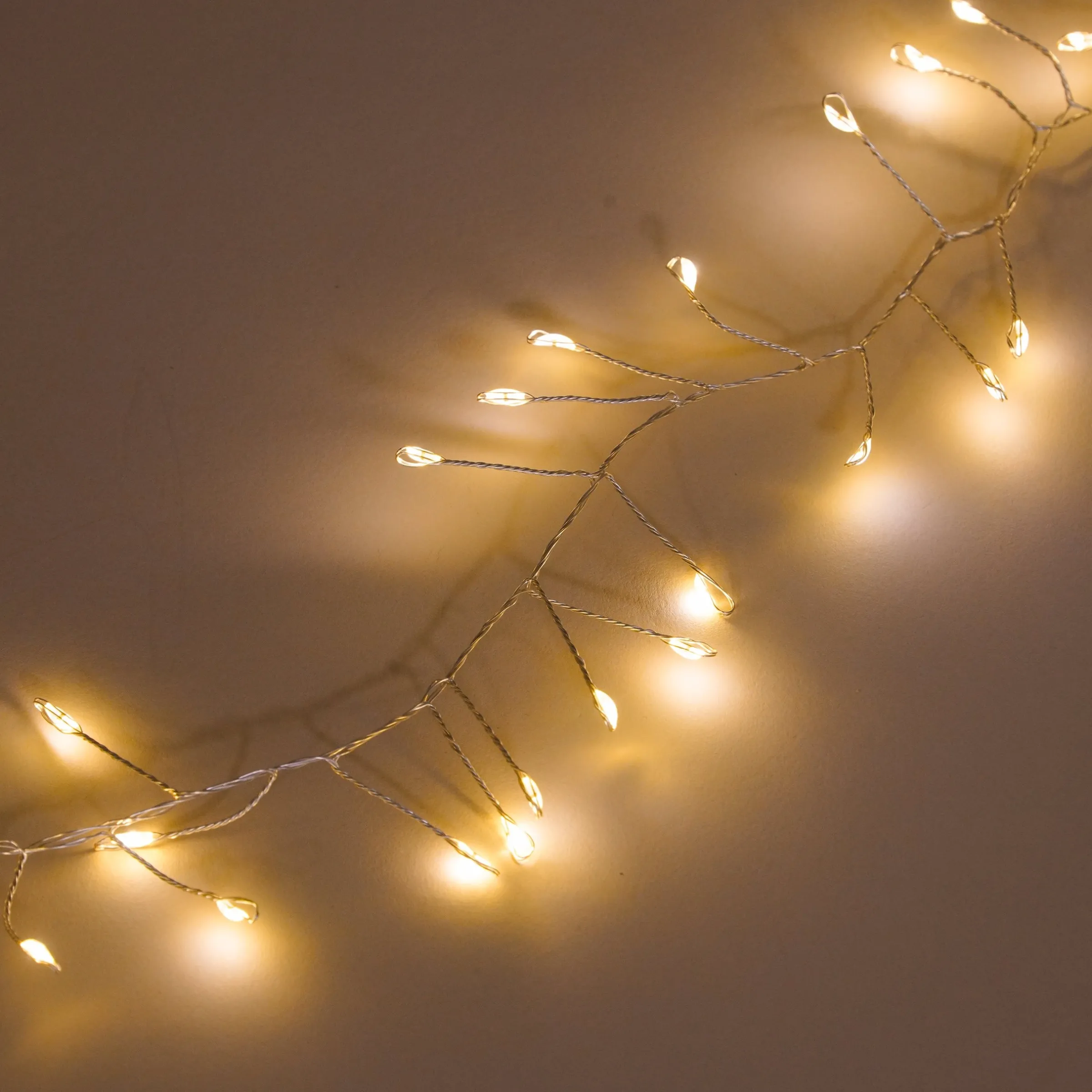 Solar Cluster-Lichterkette mit 200 warmweißen LEDs