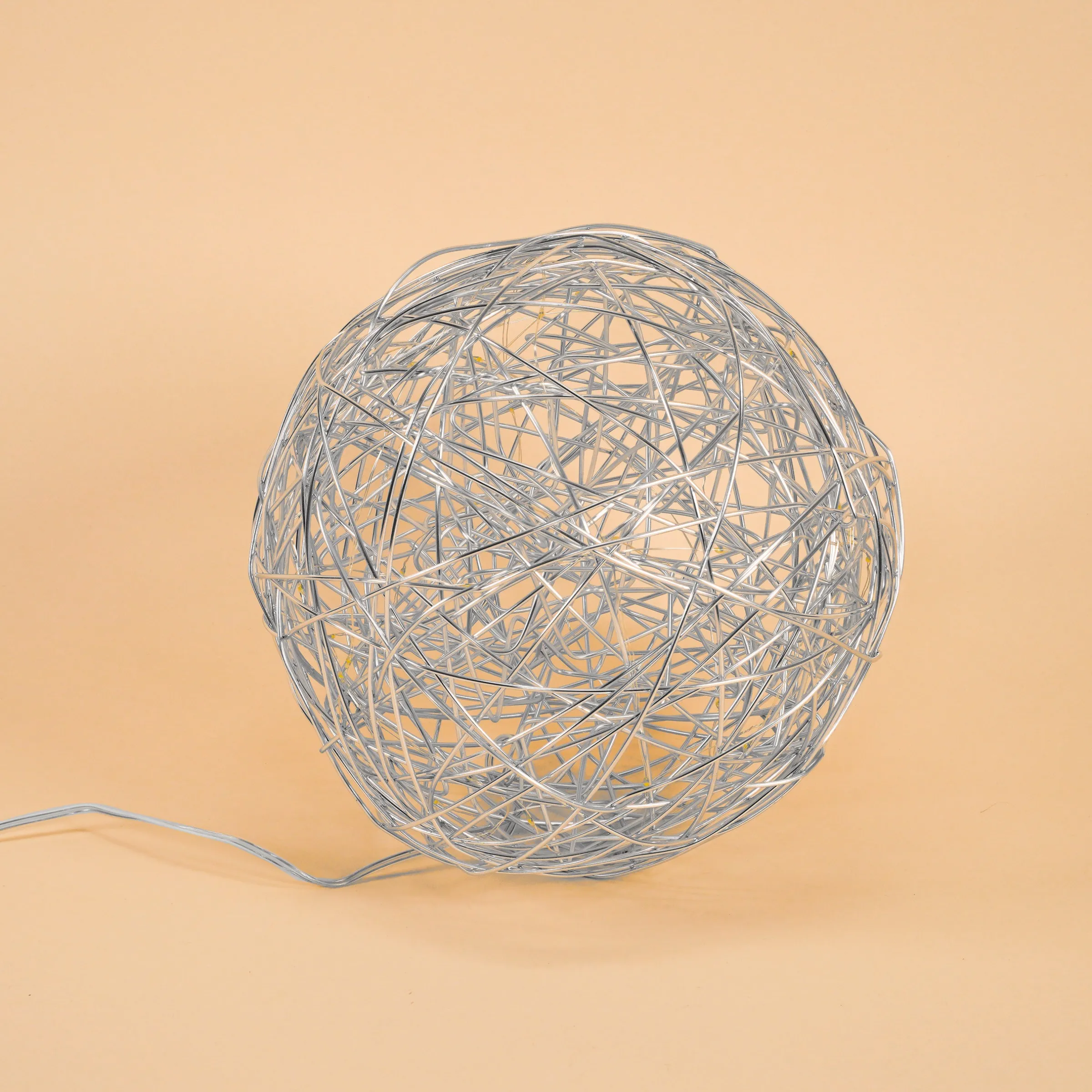 Solar Deko-Drahtkugel ⌀ 25 cm mit 50 bernsteinfarben LEDs