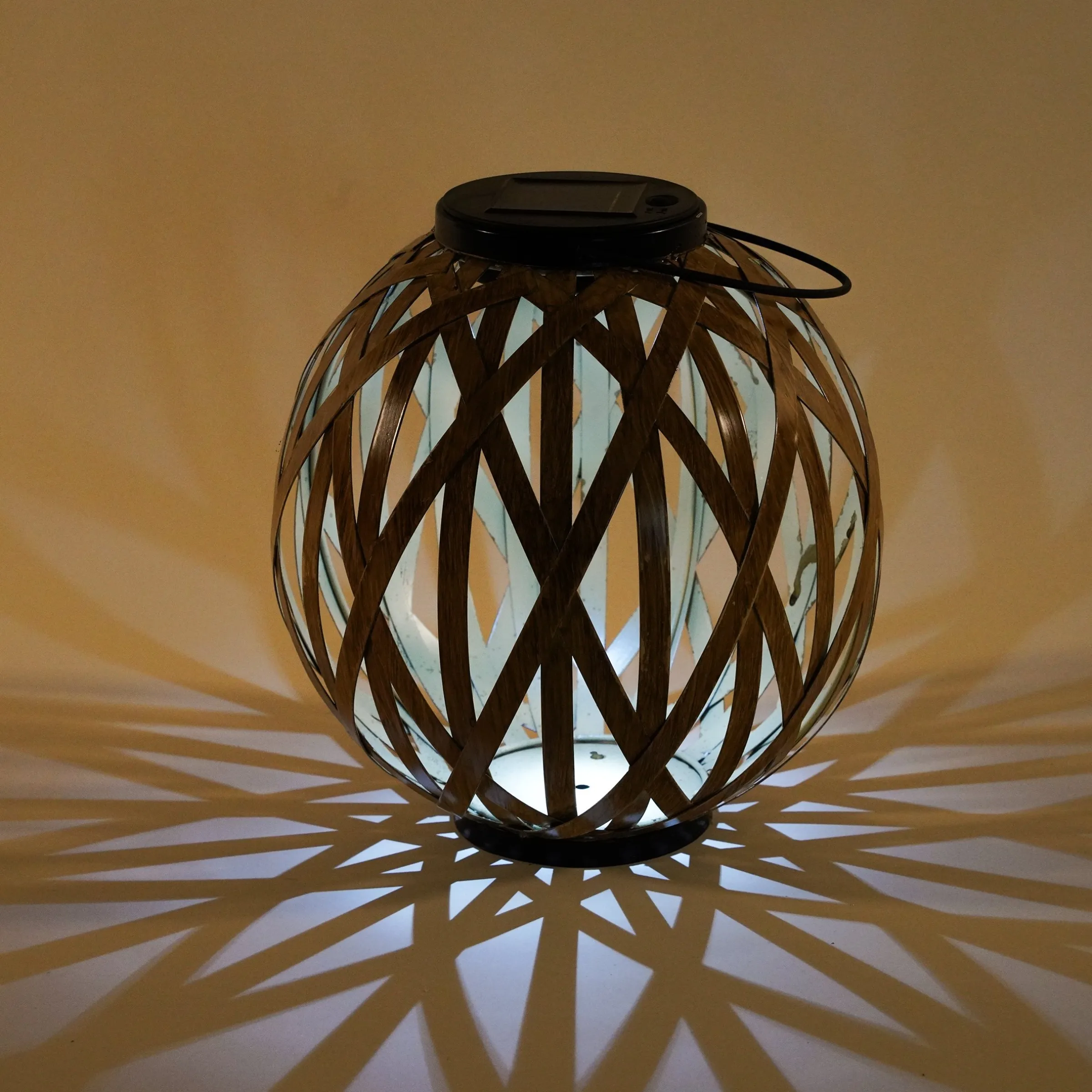 Solar Dekoleuchte Sandra aus Metallbändern ⌀ 21 cm