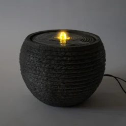Solar Designbrunnen mit sitzendem Vogelpaar und LED Beleuchtung