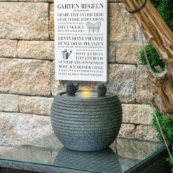Solar Designbrunnen mit sitzendem Vogelpaar und LED Beleuchtung