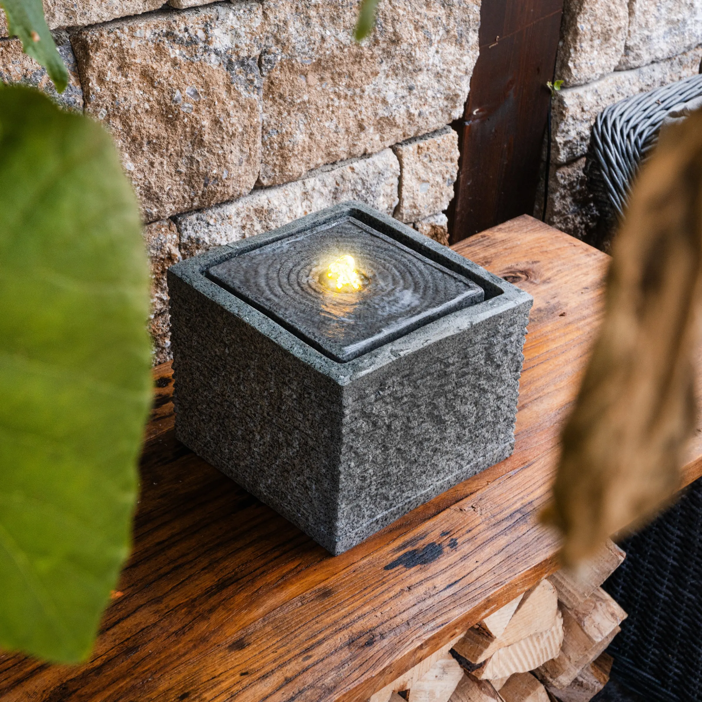 Solar Designbrunnen Silent mit LED Beleuchtung