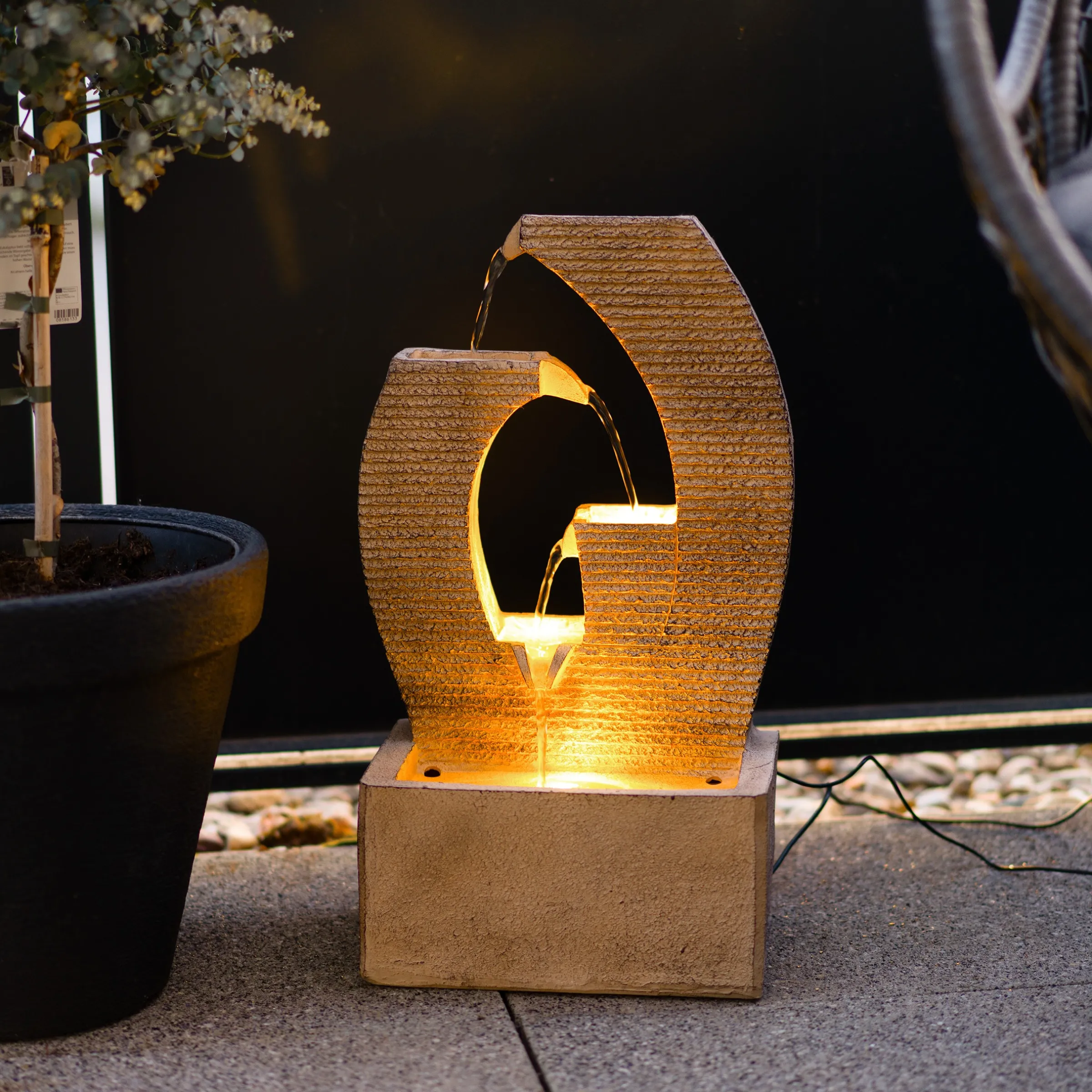 Solar Design Gartenbrunnen mit Wasserlauf und LED Licht