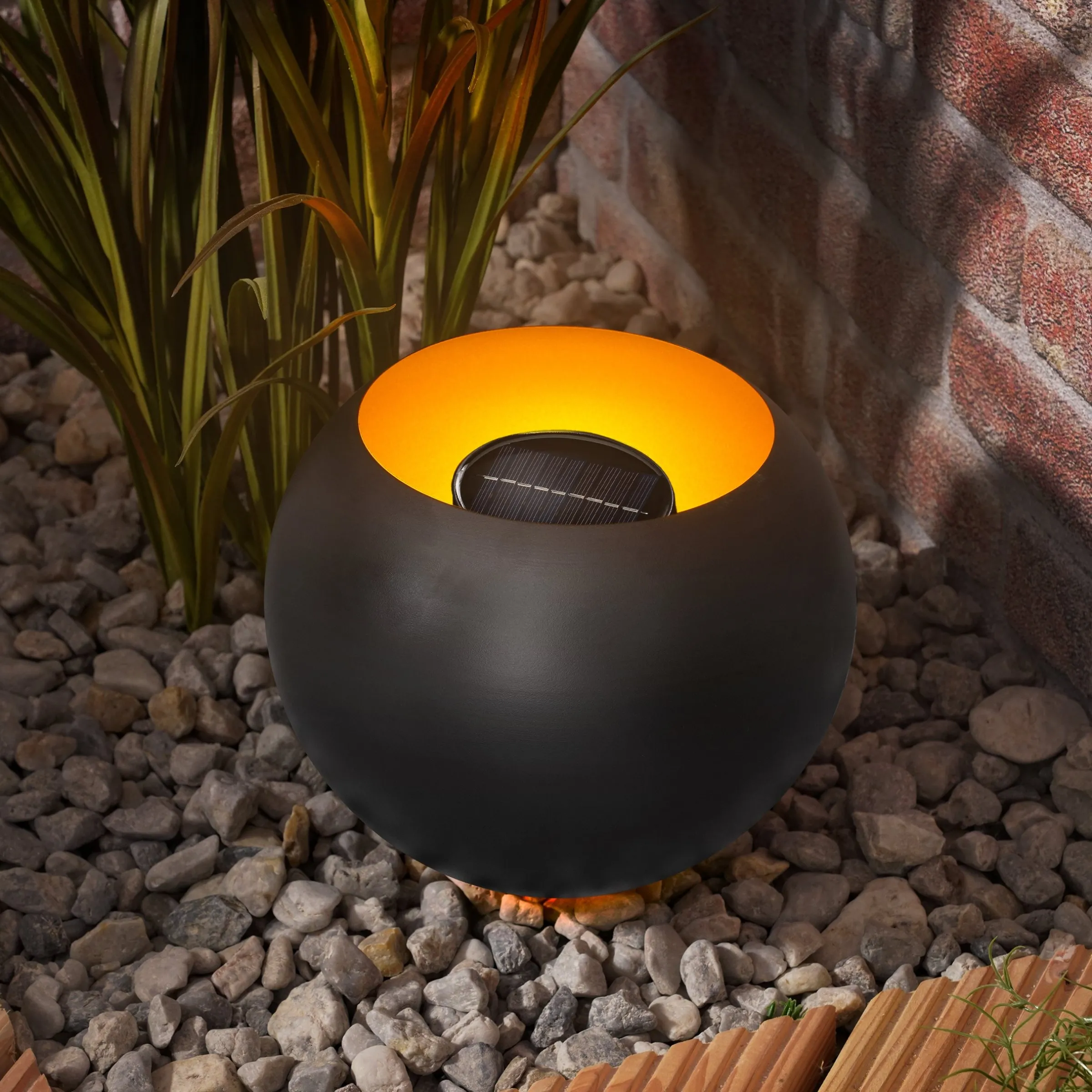 Solar Feuerschale mit realistischem Flammeneffekt