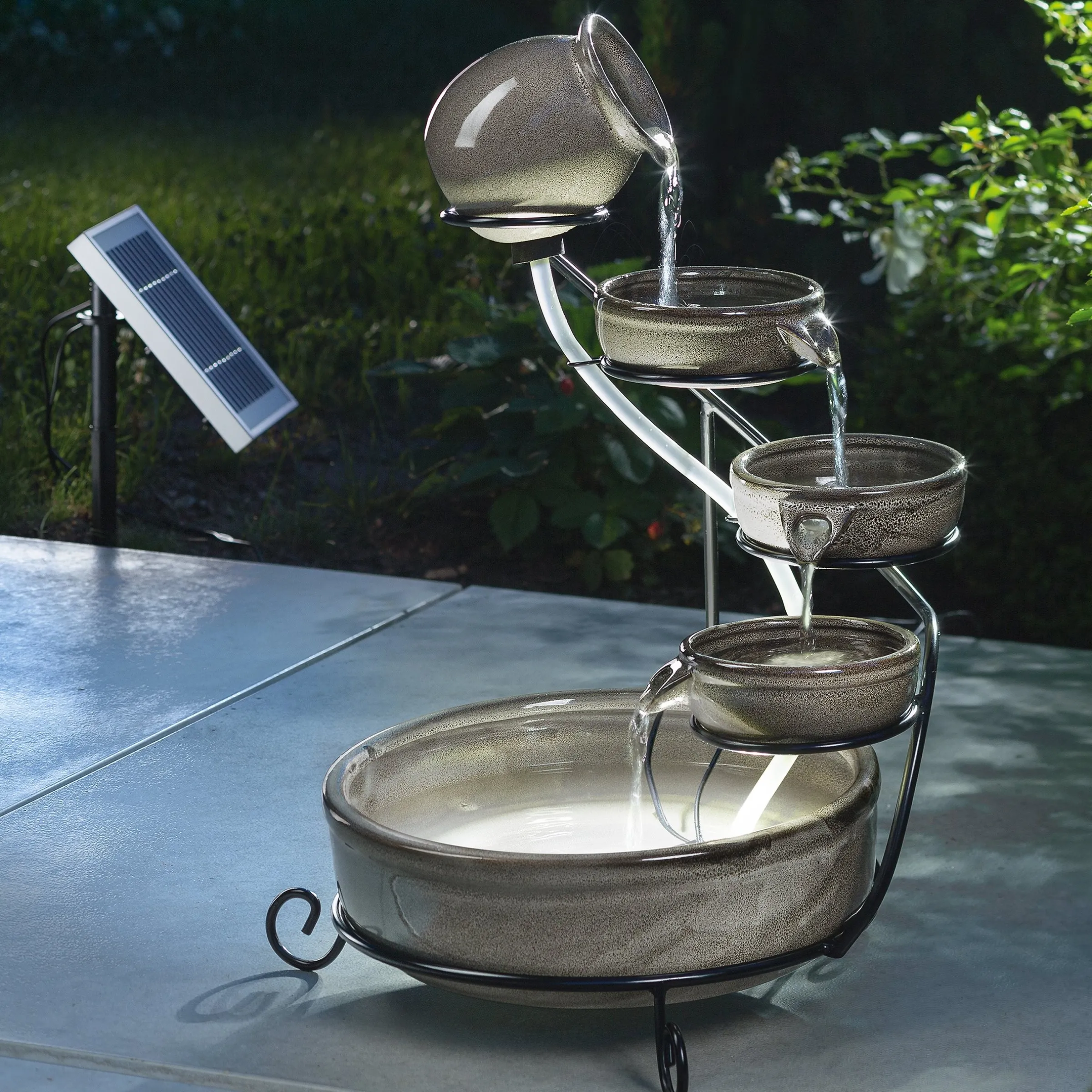Solar Kaskadenbrunnen Pisa grau mit LED-Beleuchtung