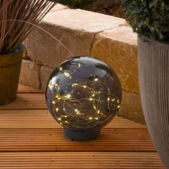 Solarkugel Kyran ⌀ 20 cm mit 30 LEDs