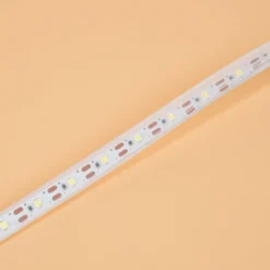 Solar LED-Lichterband mit 300 kaltweißen LEDs