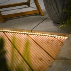 Solar LED-Lichterband mit 300 warmweißen LEDs