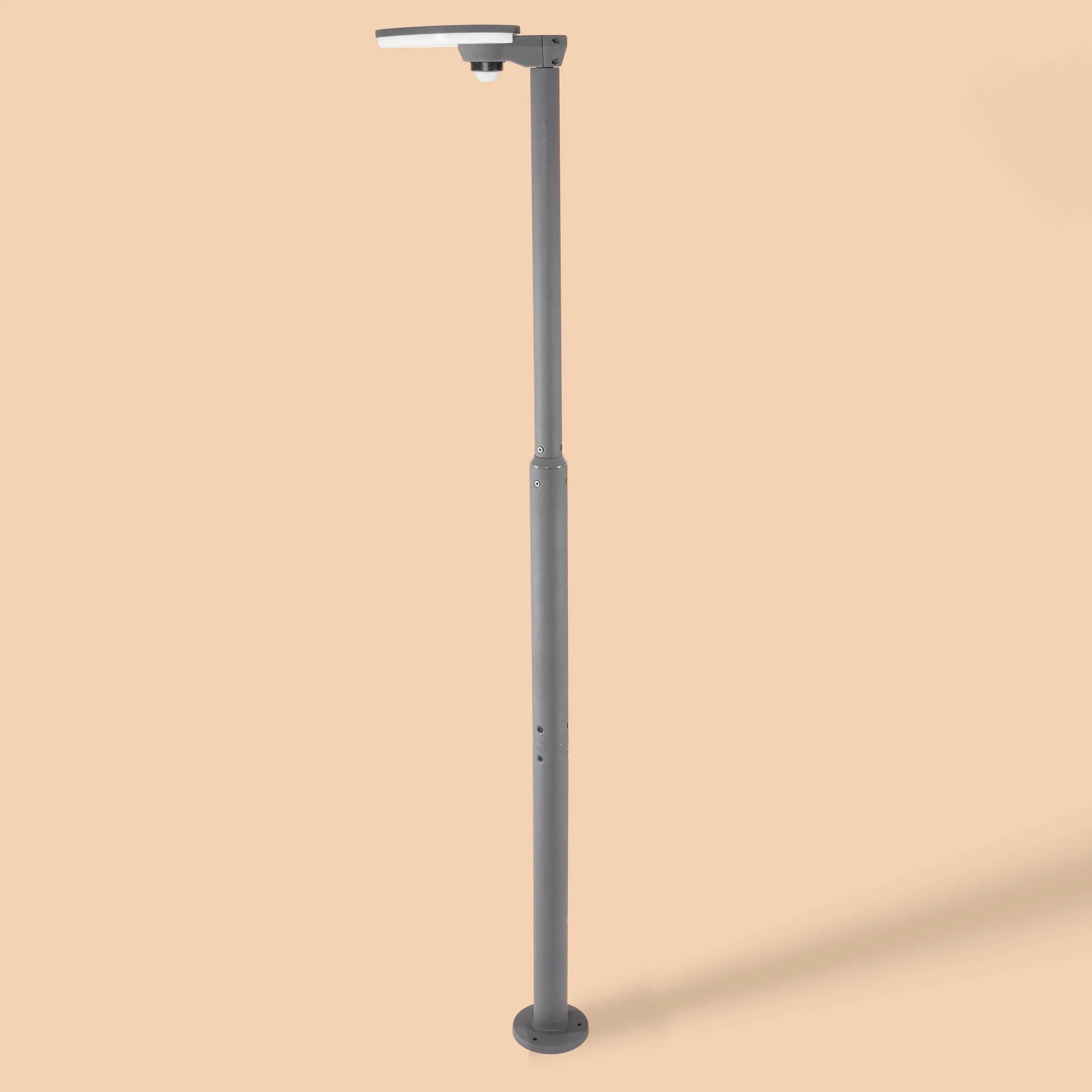 Solar PIR-Standleuchte Loretto 200 CCT & AI Modus