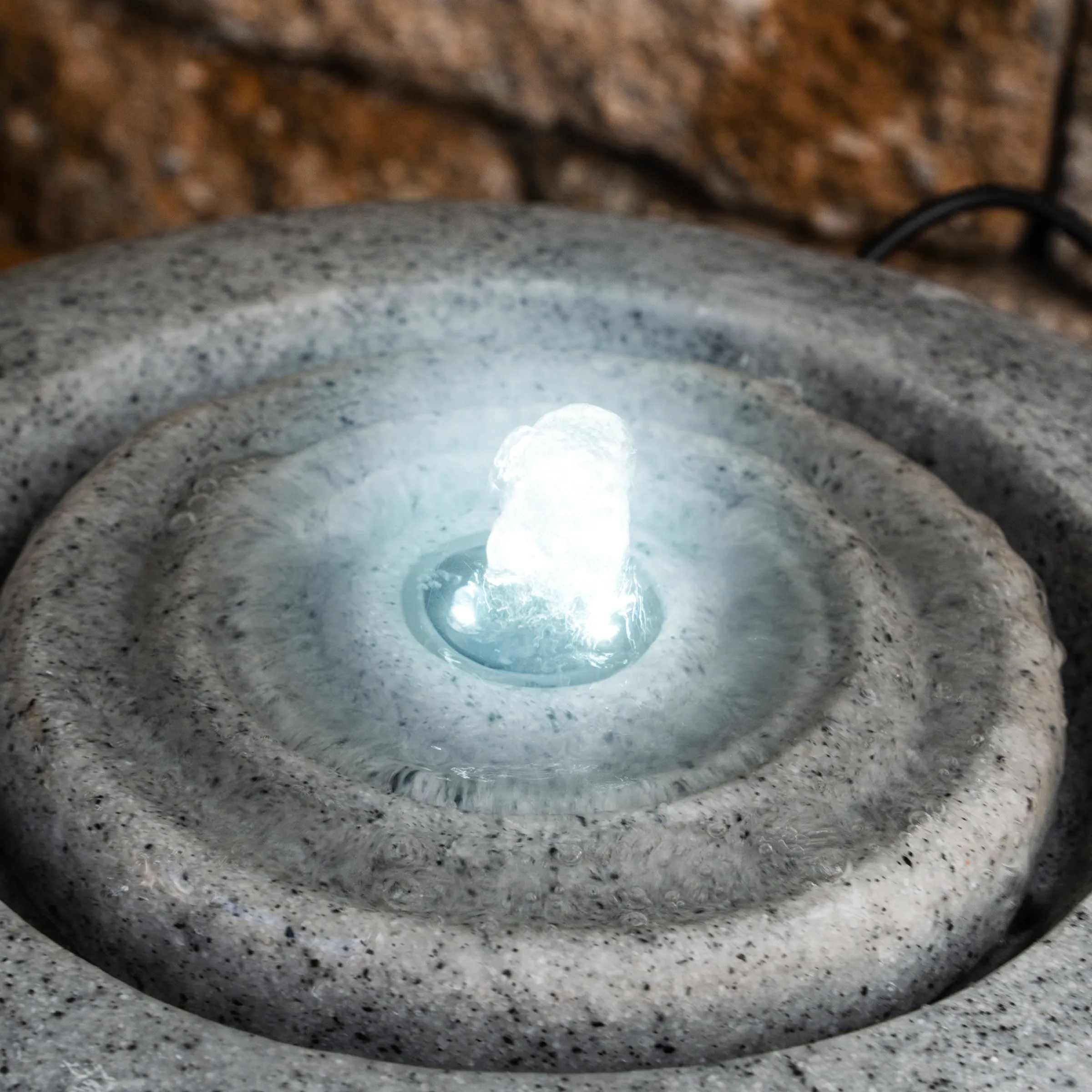 Solar Rundwasserquelle mit LED Licht