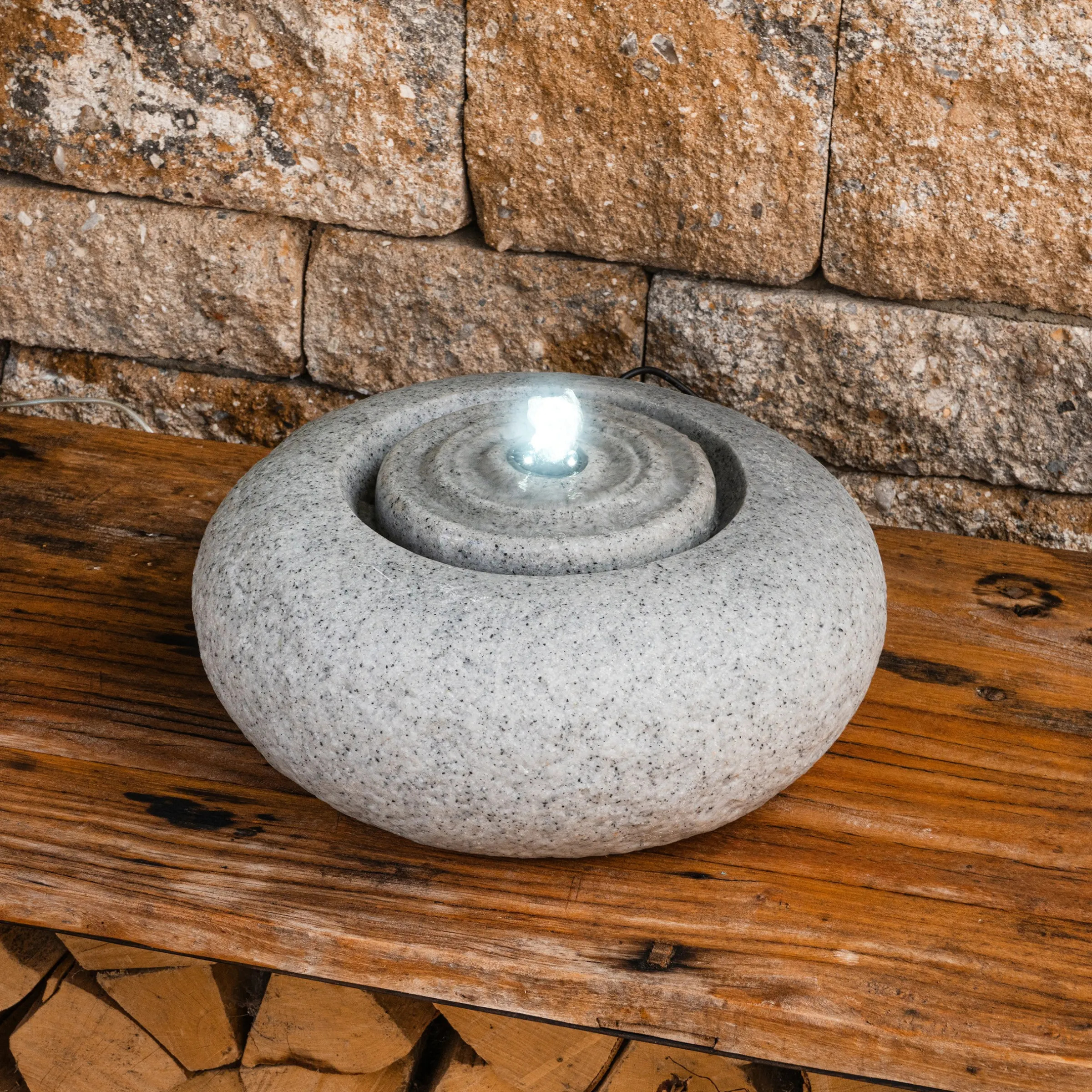 Solar Rundwasserquelle mit LED Licht