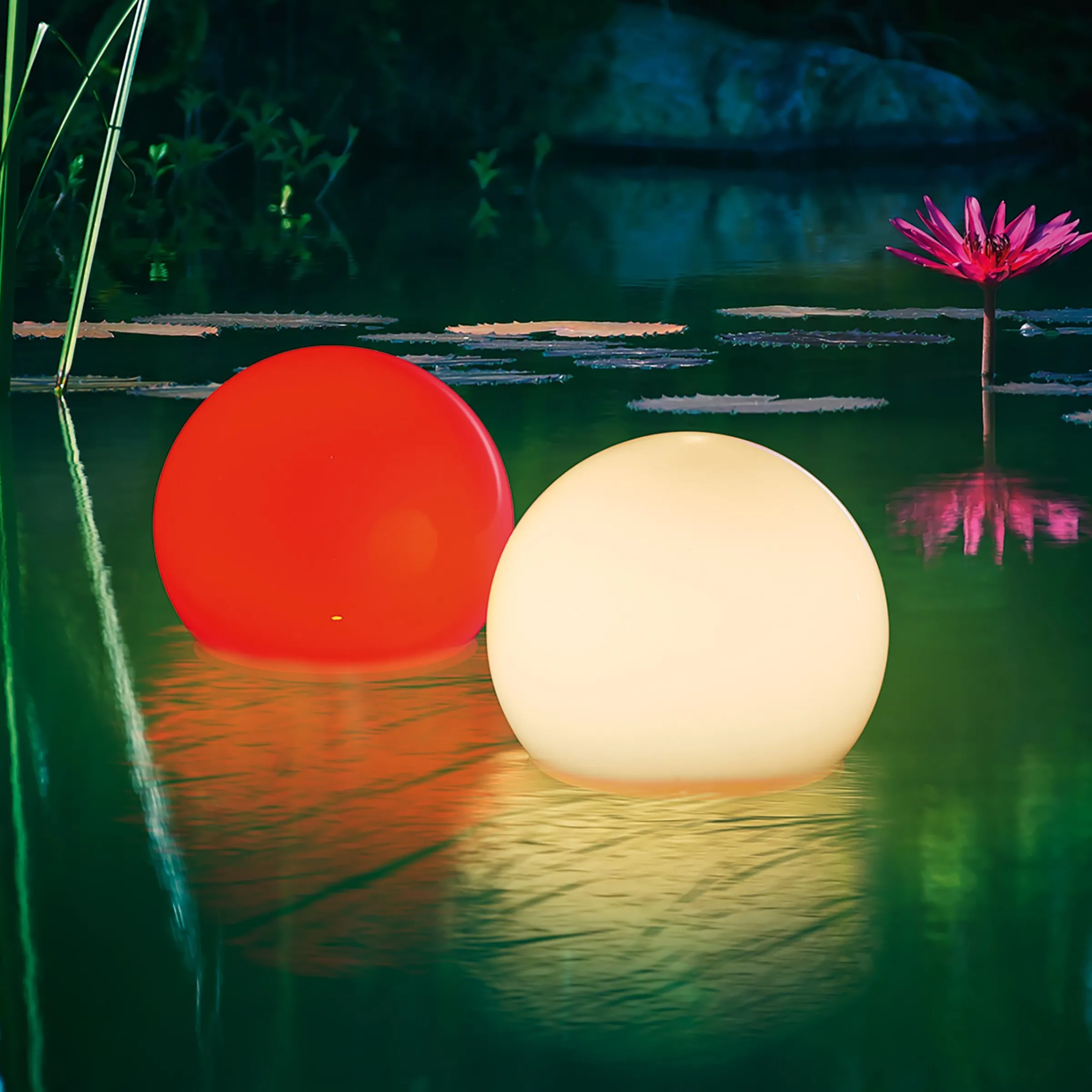 Solar Schwimmkugeln ⌀ 15 cm im 2er Set mit Fernbedienung