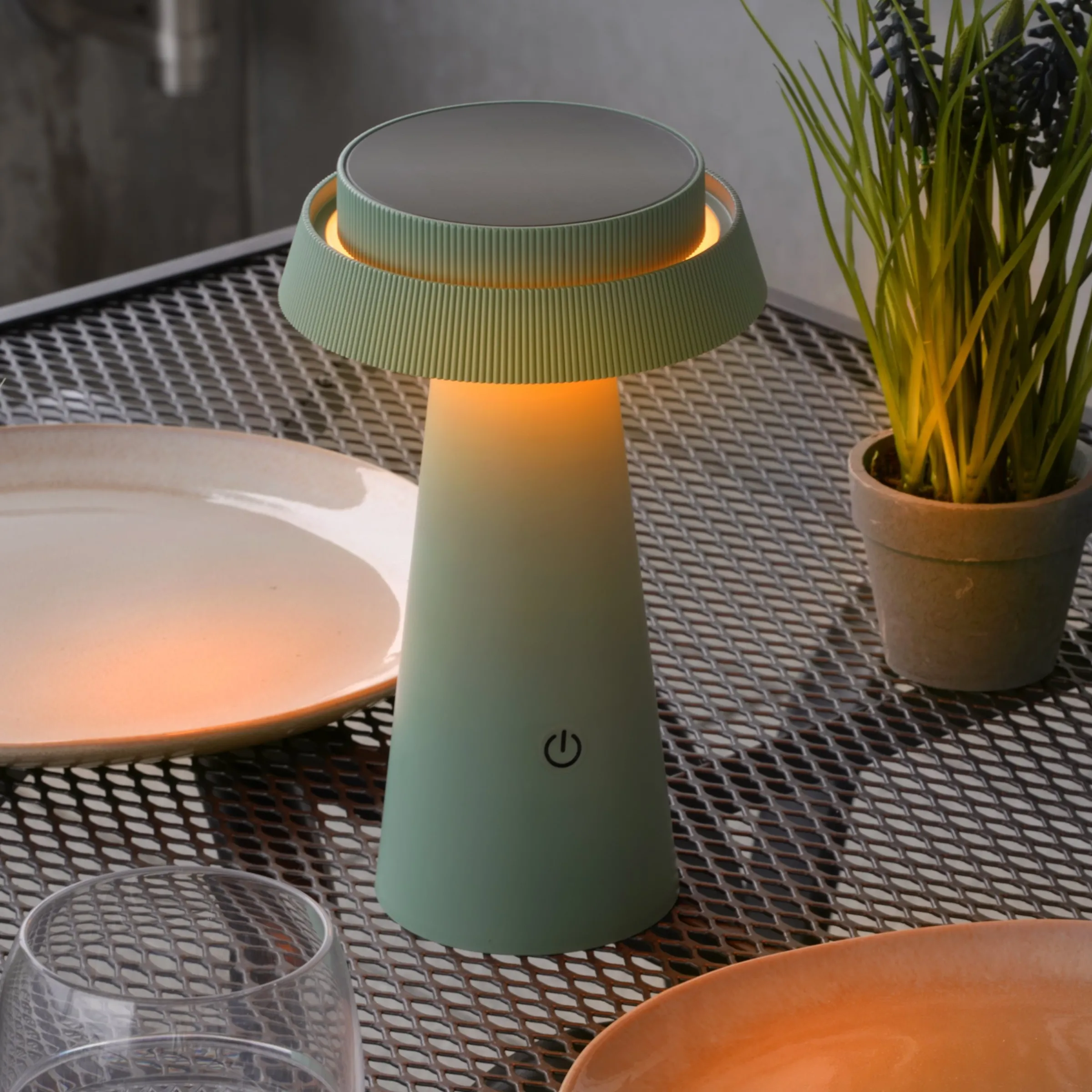 Solar Sensor Tisch- und Campingleuchte Sissi 23 bernstein