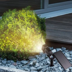 Solar Wand- und Bodenstrahler warm weiß im Kunststoffgehäuse