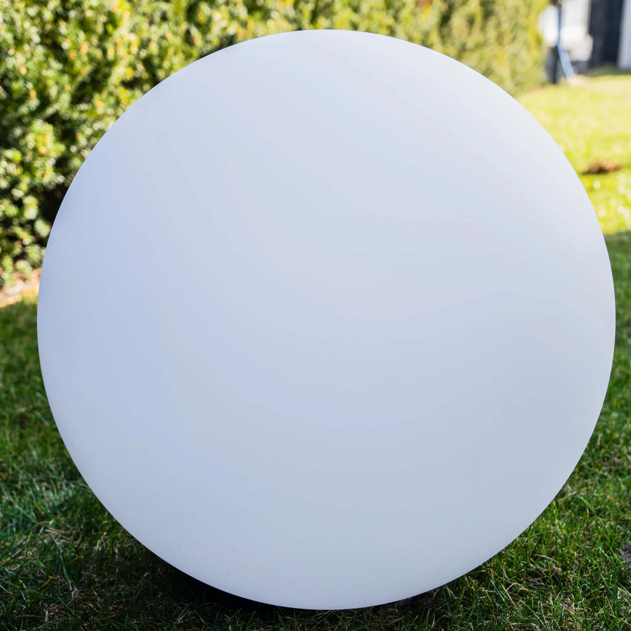 Stimmungsvolle Solarkugel Siena ⌀ 50 cm mit Fernbedienung