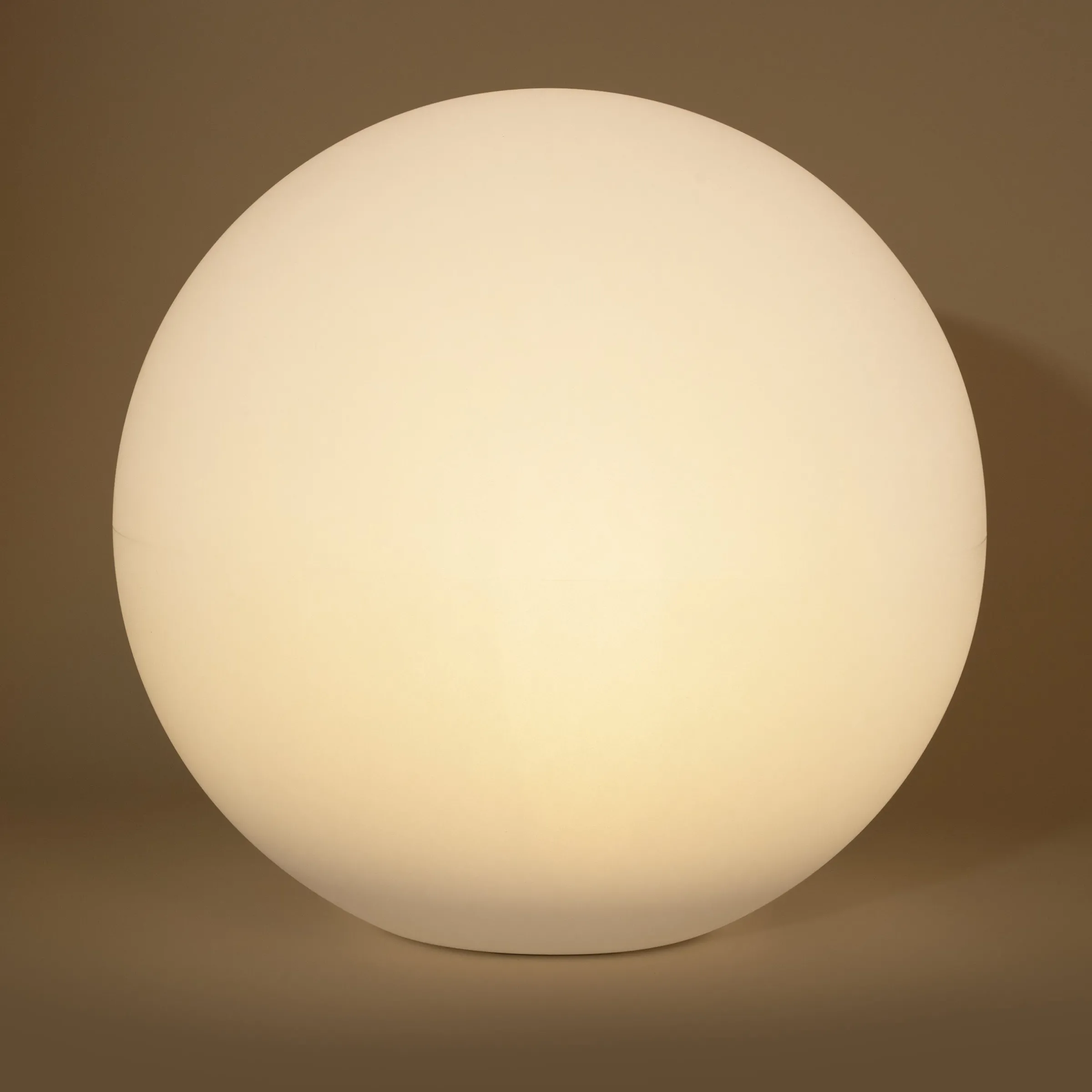 Stimmungsvolle Solarkugel Siena ⌀ 50 cm mit Fernbedienung