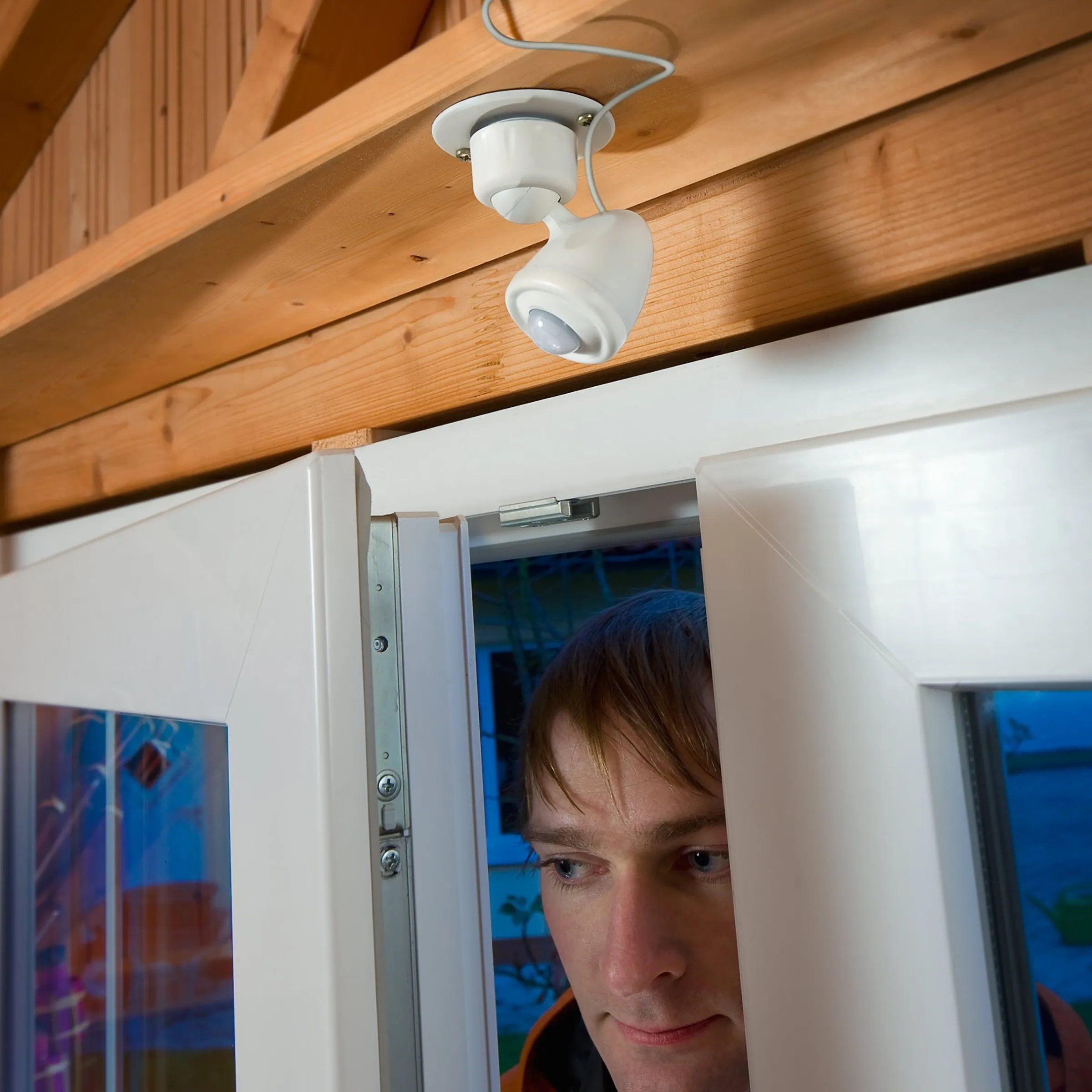 Universelles Solar-Lichtsystem mit externen Bewegungssensor