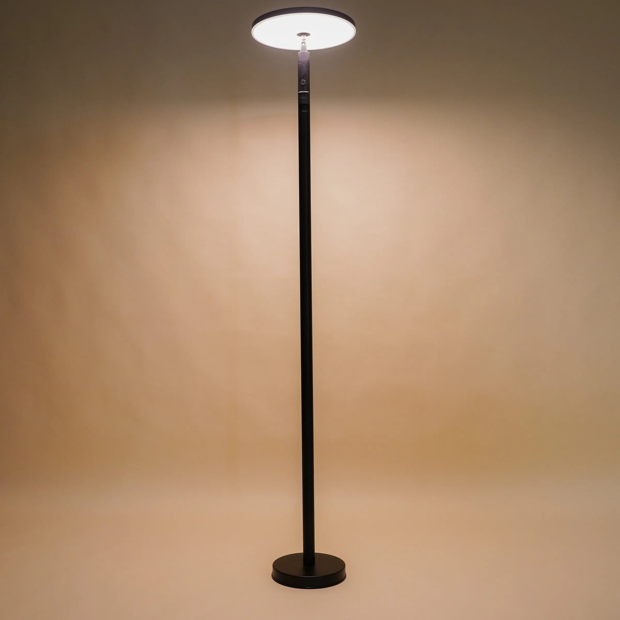 Vielseitige Solar Stand- und Leseleuchte Emilia 150 cm