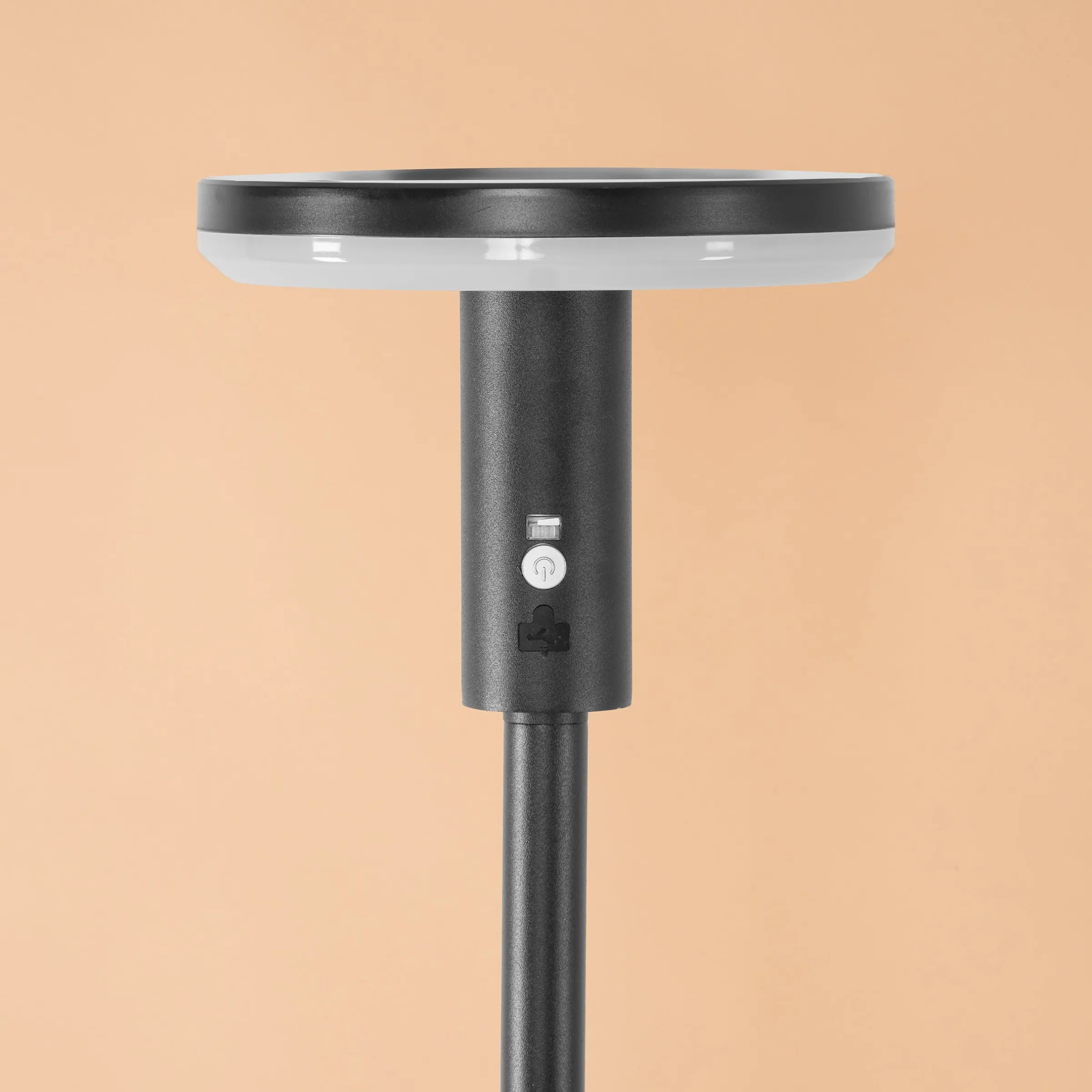 Vielseitige Solar Stehlampe Talino 140 cm, dimmbar