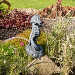 Wasserspeier-Figur Seepferdchen Ida im Steindesign