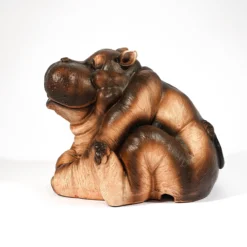 Wasserspeier-Figur sitzendes Flusspferd Hippo