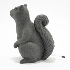 Wasserspeier-Figur sitzendes Eichhörnchen Puschel