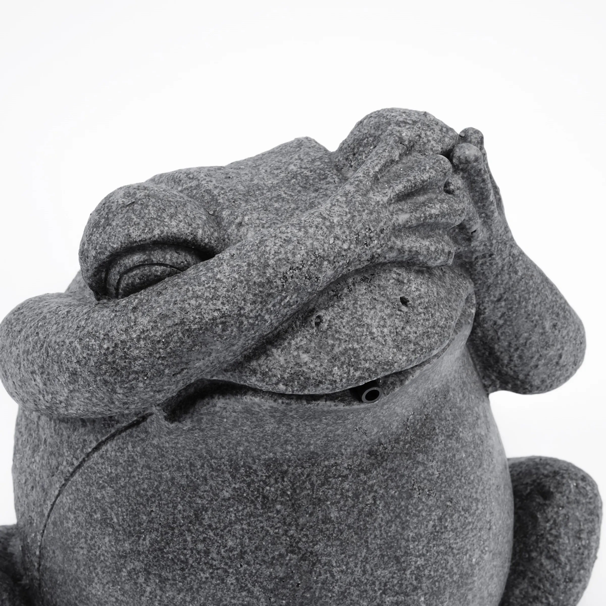 Wasserspeier-Figur sitzender Frosch