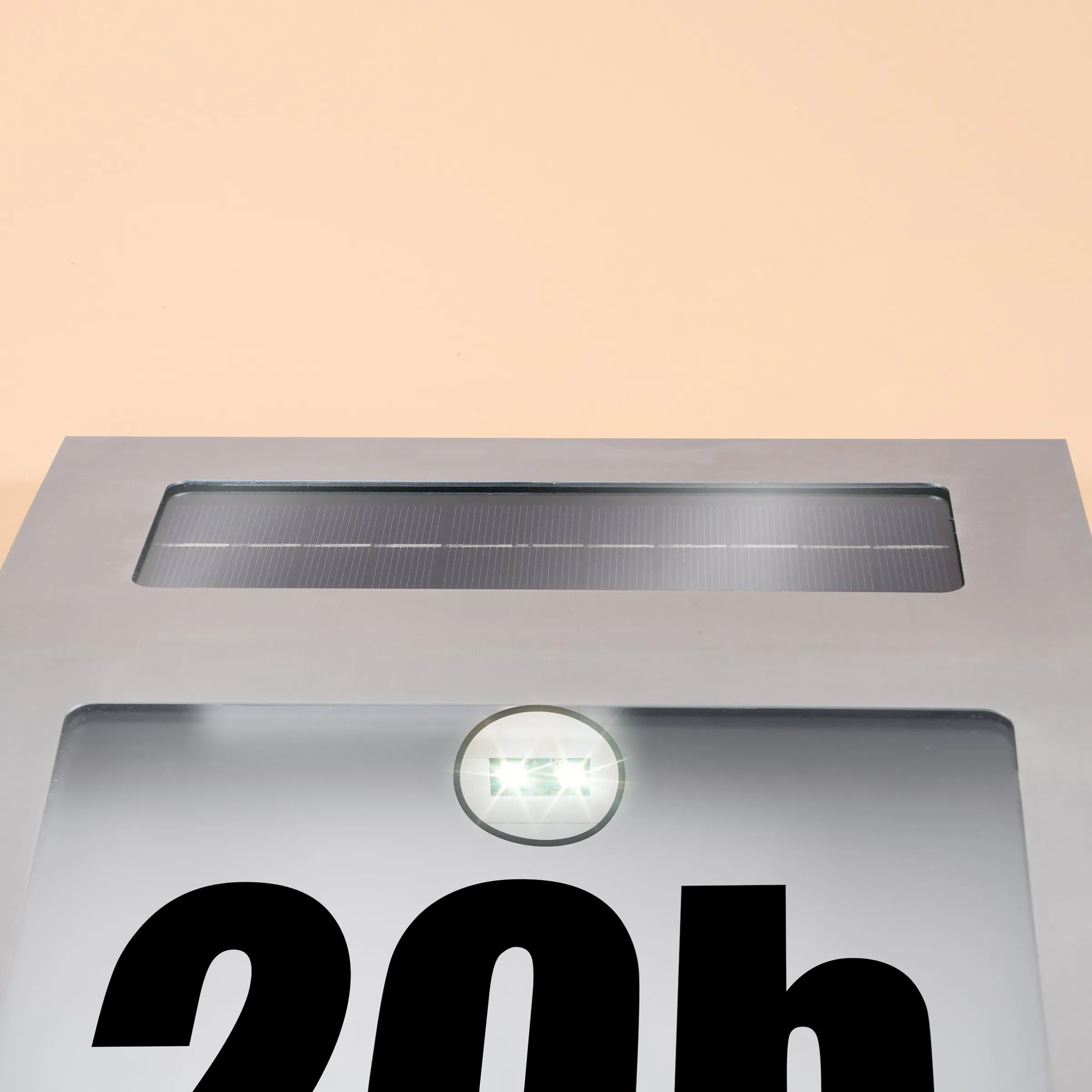 Zeitlose Solar Hausnummer Style DuoColor aus Edelstahl